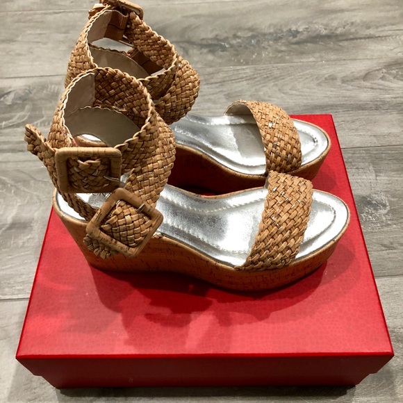 Donald Pliner natural cork /metallic flatform-61/2 - Picture 3 of 7